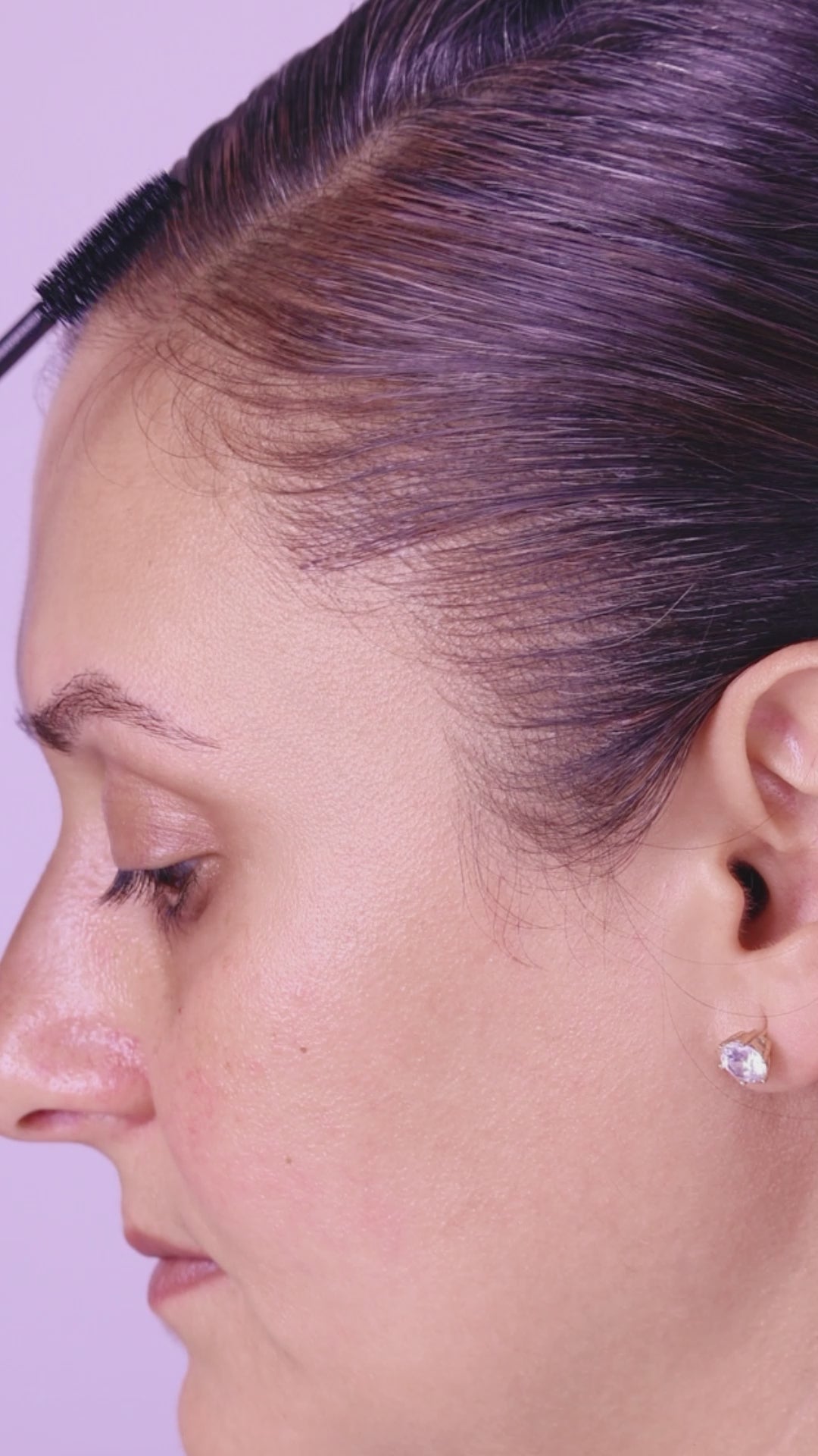 Load video: Wemara Quick White Hair Concealer (Black) - 6ML - Grey Coverage &amp; Instant Touch-Up